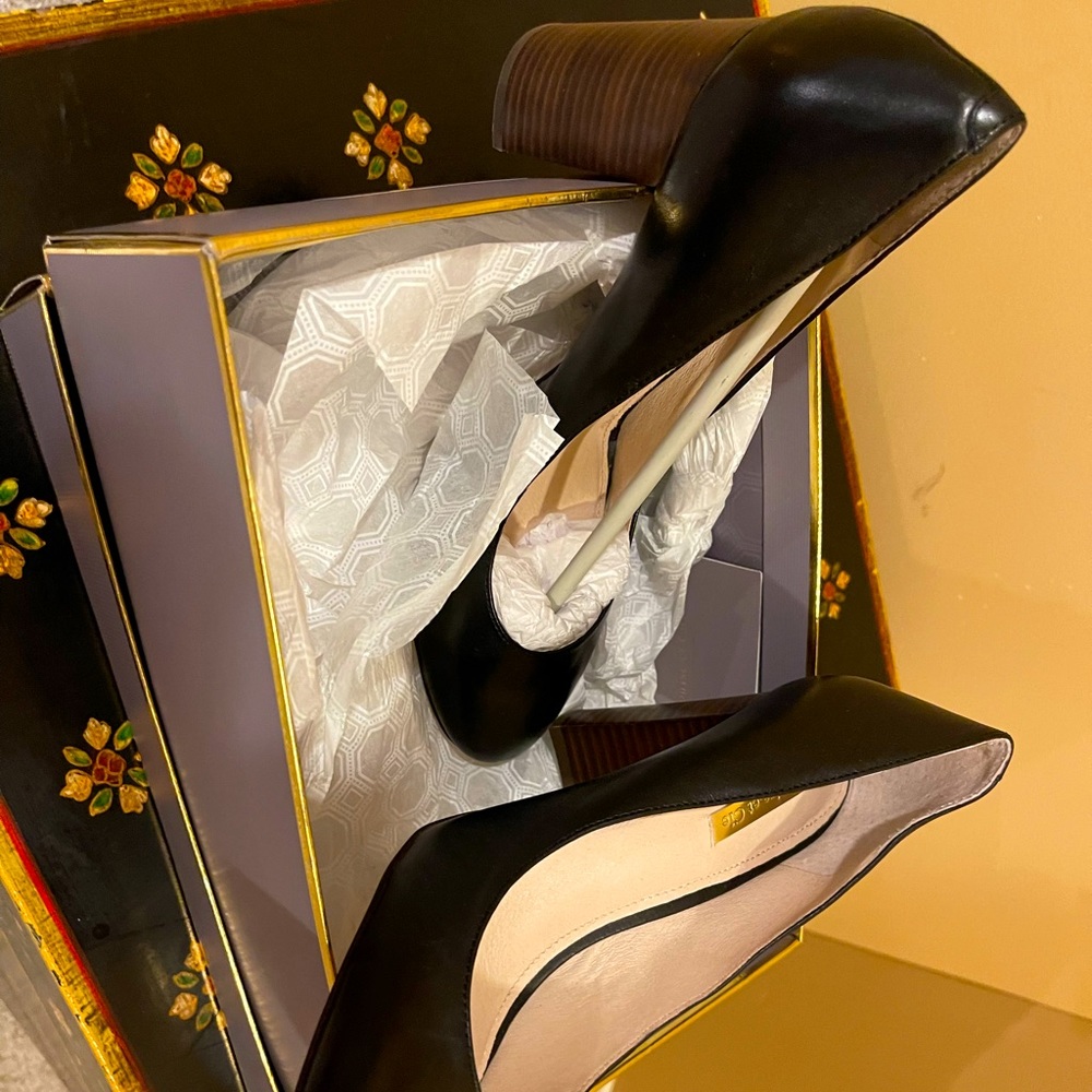 Louise et Cie Black Leather Pumps